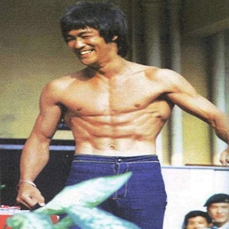 bruce lee lats spread